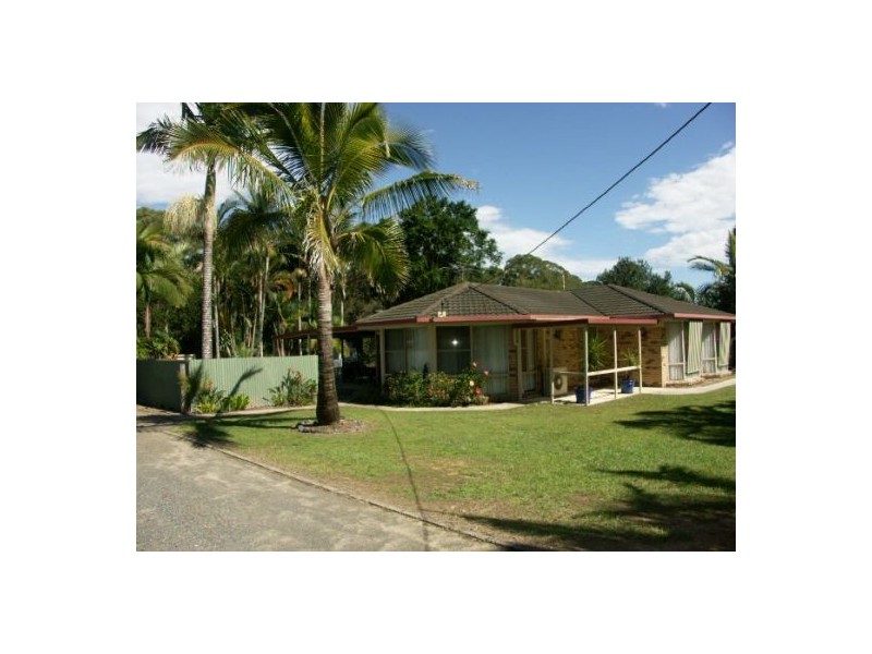 21 Bade Cres, Elimbah QLD 4516