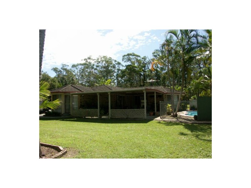 21 Bade Cres, Elimbah QLD 4516