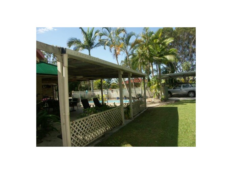 21 Bade Cres, Elimbah QLD 4516