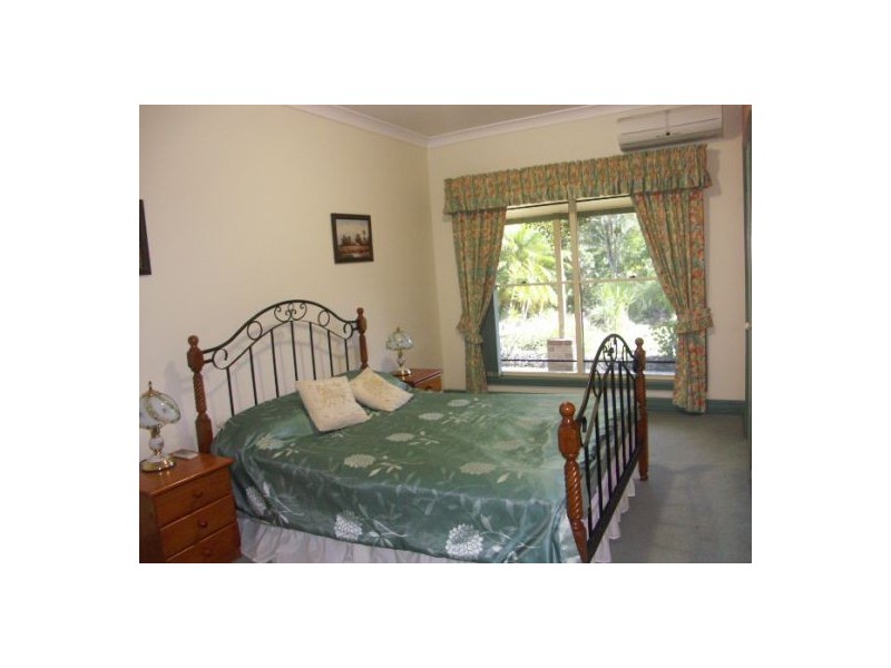 12 Oakey Fields Crt, Burpengary QLD 4505