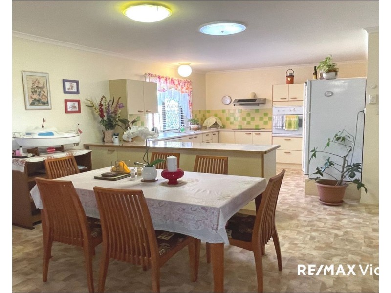 18 Maria Crt, Morayfield QLD 4506