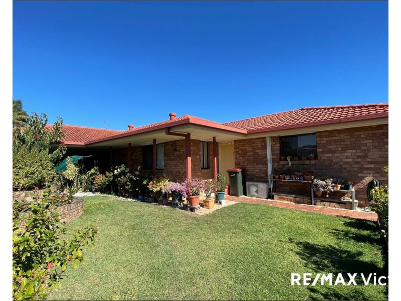 18 Maria Crt, Morayfield QLD 4506