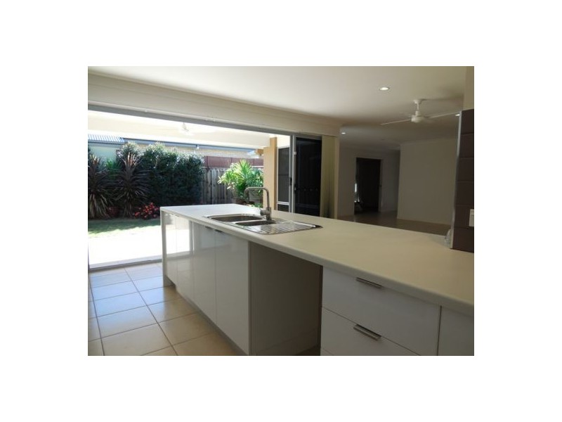 77 Glass House Circuit, Kallangur QLD 4503