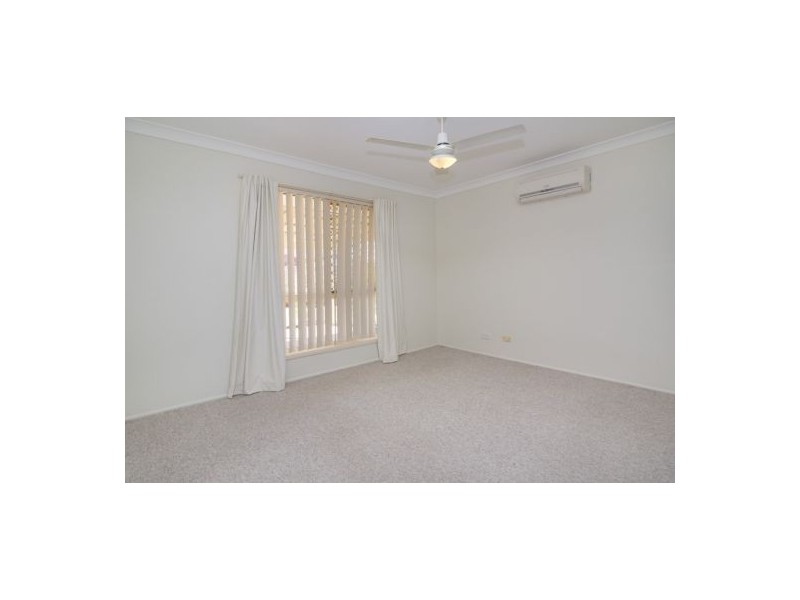 19 Farrer Ct, Morayfield QLD 4506
