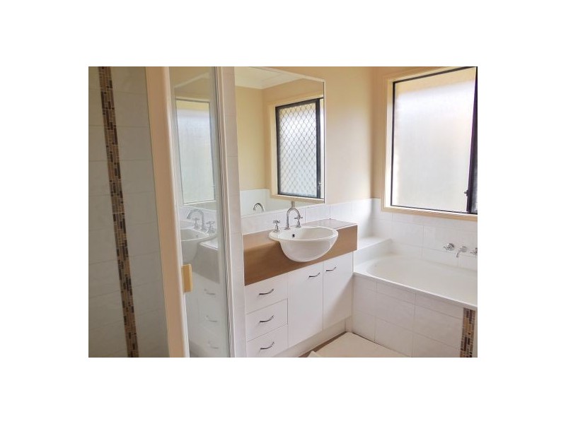 7 Denson St, Morayfield QLD 4506