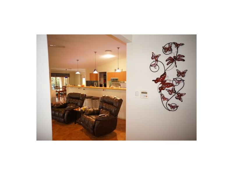 800 Delaney Creek Rd, Delaneys Creek QLD 4514