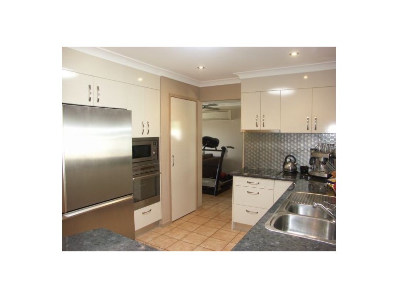 3 Mango Cres, Narangba QLD 4504