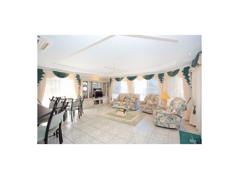 13 Dugong Crescent, Banksia Beach QLD 4507