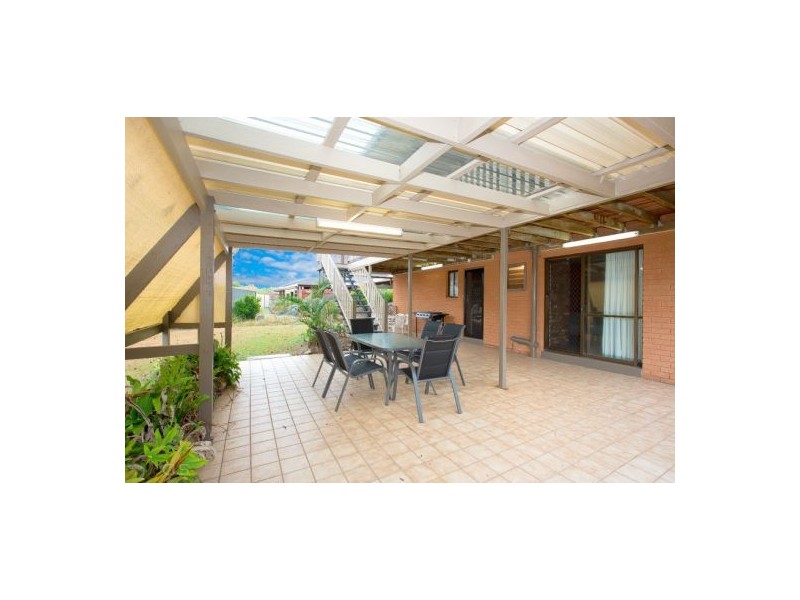 6 Sun Court, Banksia Beach QLD 4507