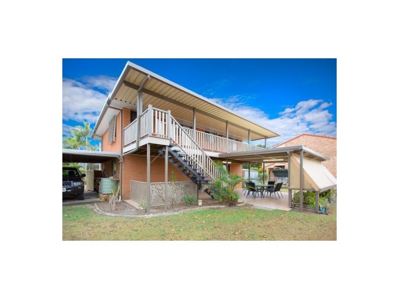 6 Sun Court, Banksia Beach QLD 4507