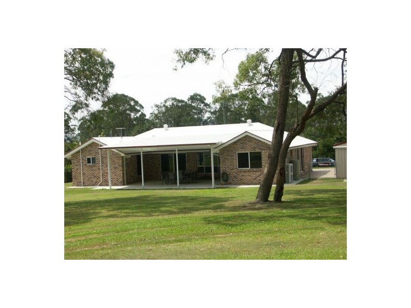 19 Levy Rd, Elimbah QLD 4516