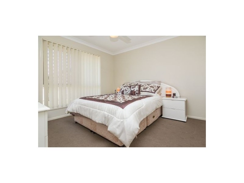 1 / 6 Eugenia Ave, Rothwell QLD 4022