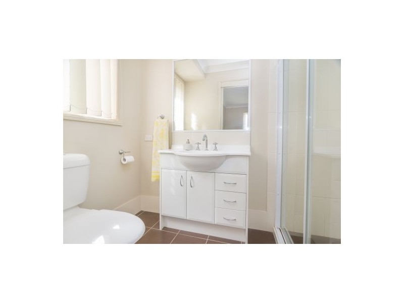 1 / 6 Eugenia Ave, Rothwell QLD 4022