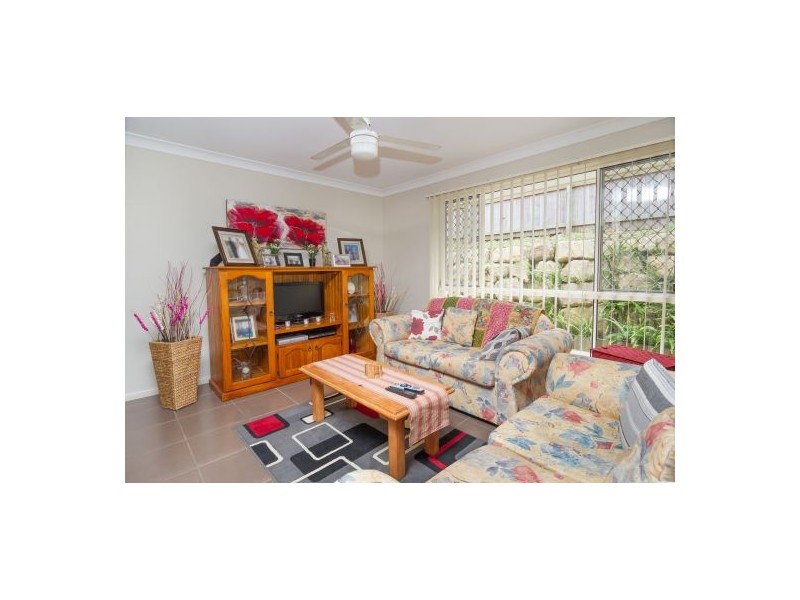 1 / 6 Eugenia Ave, Rothwell QLD 4022