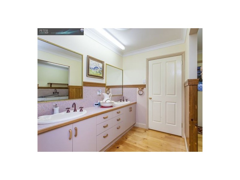 60 Janice Ct, Blackbutt QLD 4306