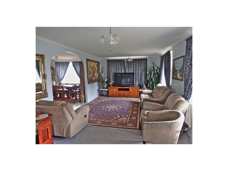 16 Crestwell Close, Morayfield QLD 4506