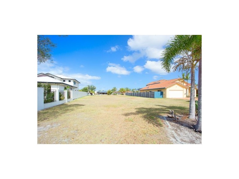 1 Dugong Crescent, Banksia Beach QLD 4507