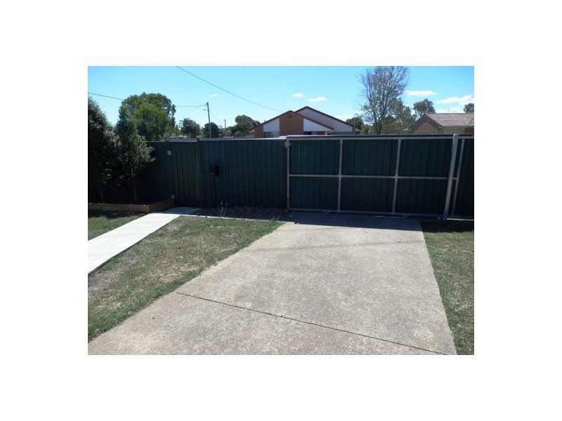 2 Yaldara Av, Caboolture QLD 4510