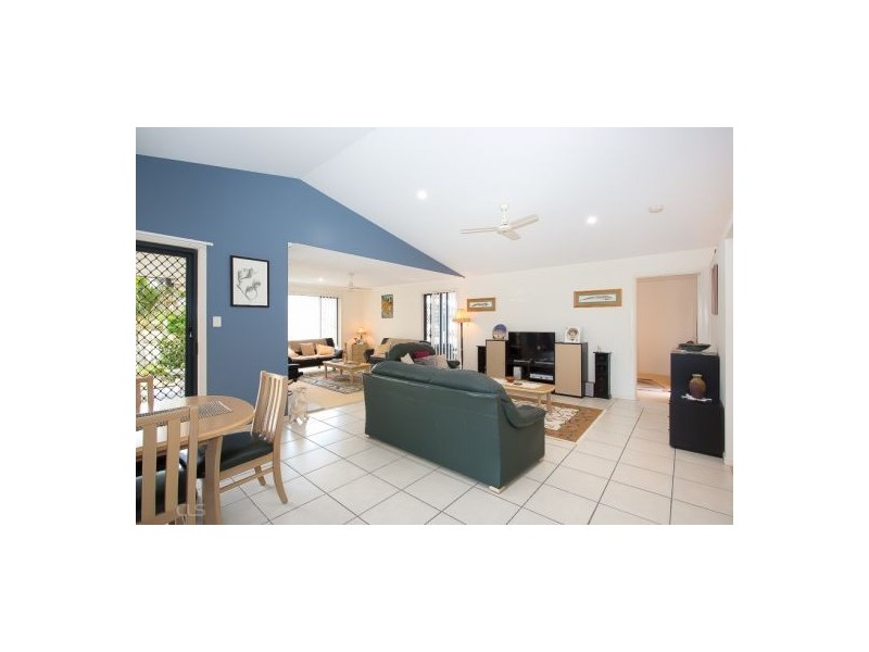 19-21 Reeders Street, Sandstone Point QLD 4511