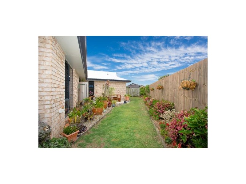 19-21 Reeders Street, Sandstone Point QLD 4511