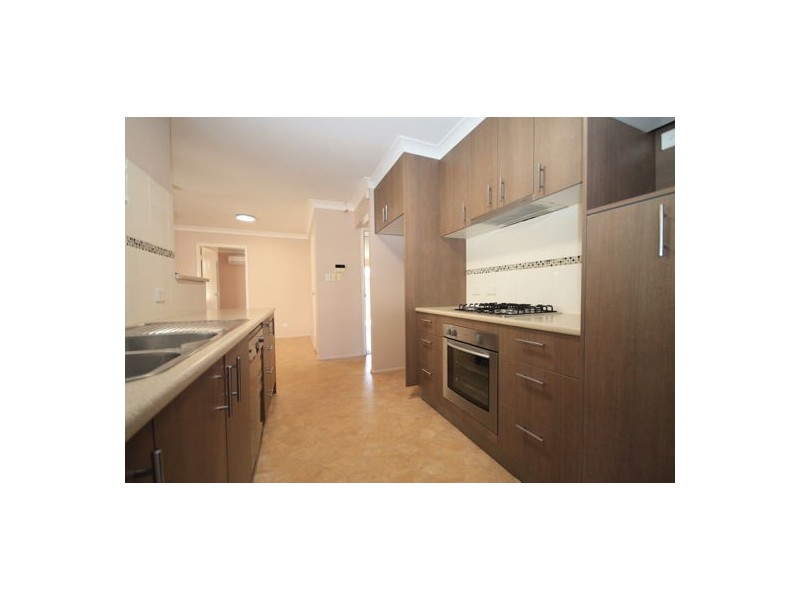 16 Farrer Crt, Morayfield QLD 4506