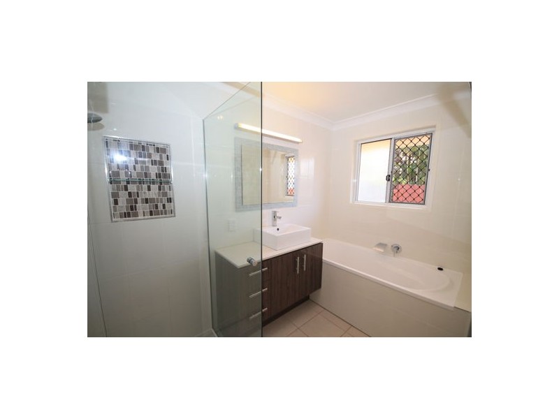 16 Farrer Crt, Morayfield QLD 4506