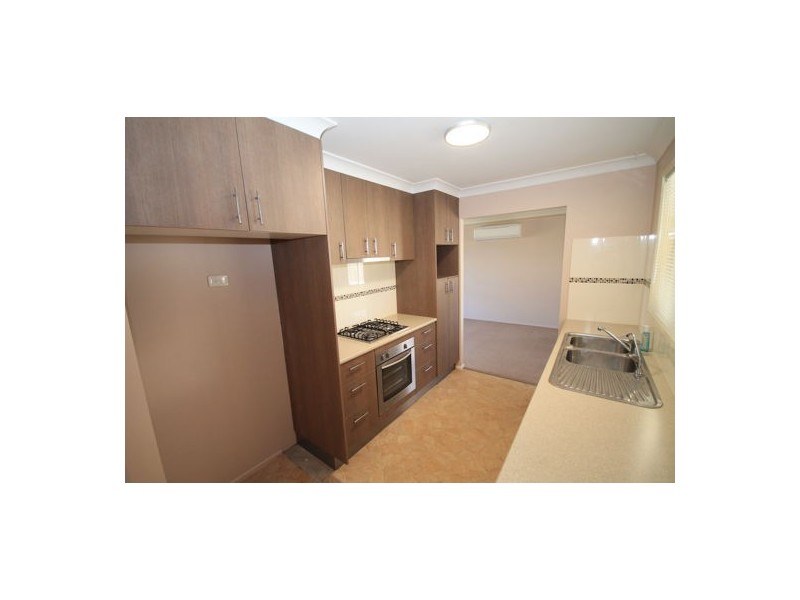 16 Farrer Crt, Morayfield QLD 4506