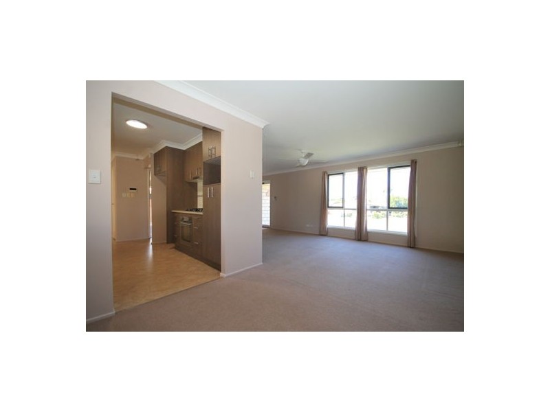 16 Farrer Crt, Morayfield QLD 4506