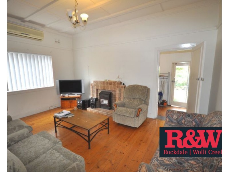 16 Banksia Avenue, Banksia NSW 2216