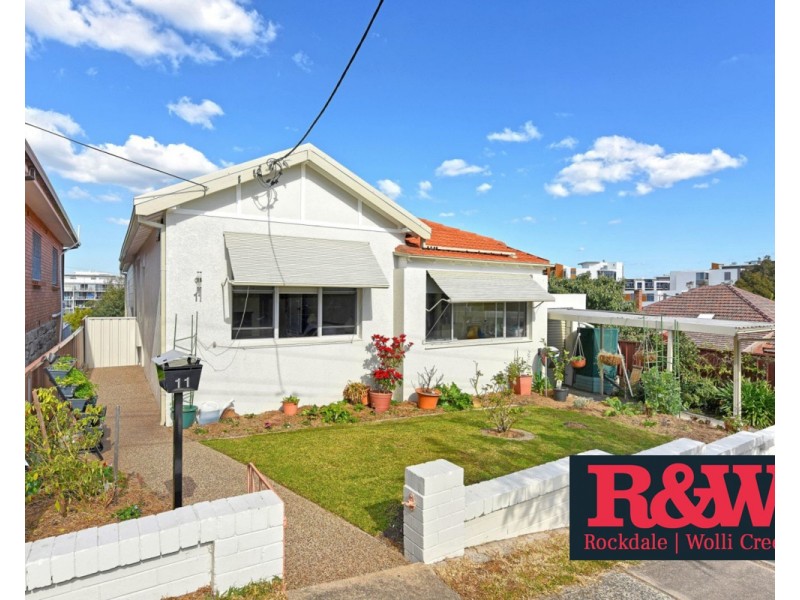 11 Knoll Avenue, Turrella NSW 2205