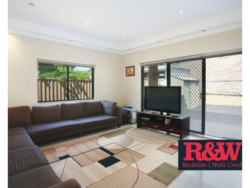 10 Alexandra Street, Turrella NSW 2205