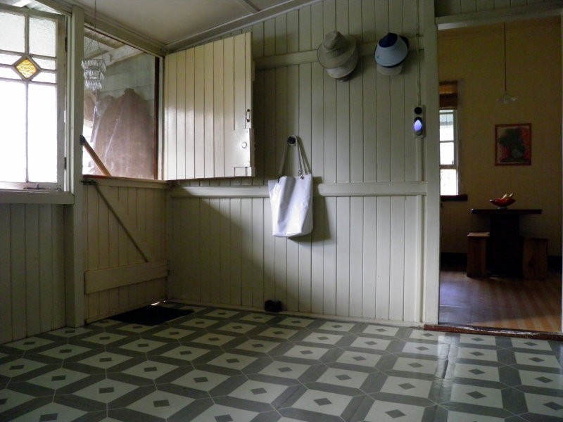 12 Queen Street, Blackstone QLD 4304