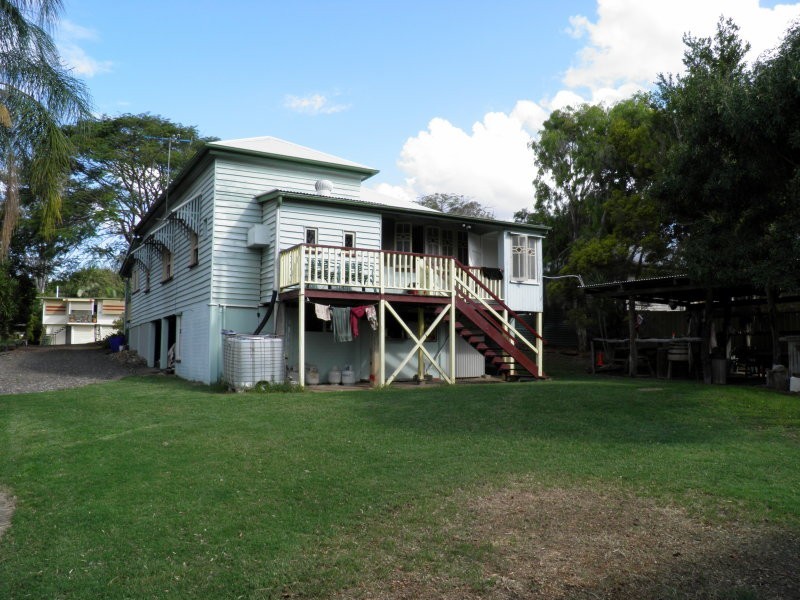 12 Queen Street, Blackstone QLD 4304