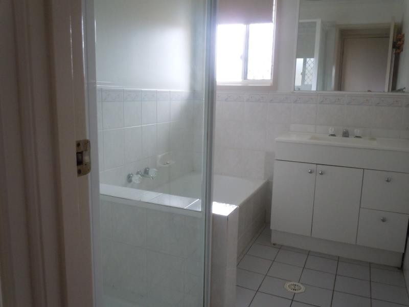 2 Karrabul Crescent, Doolandella QLD 4077