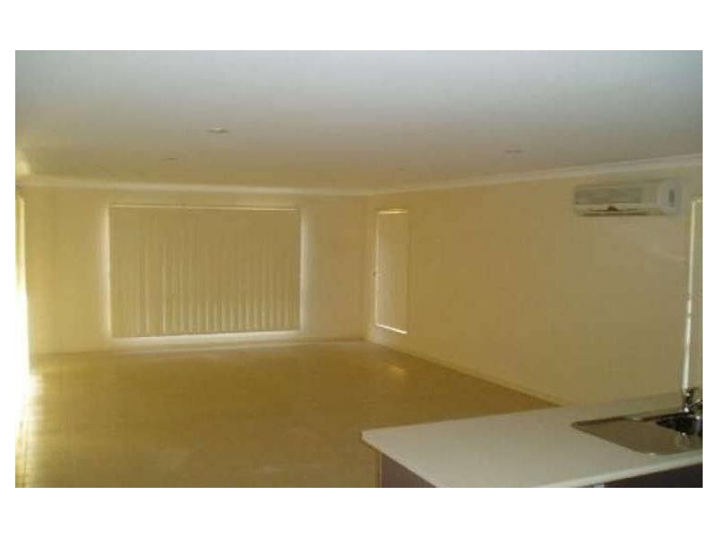 11 Sandi Street, Oxley QLD 4075