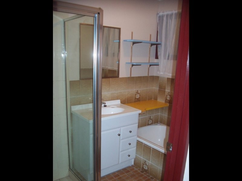 1 Balaton Street, Riverhills QLD 4074