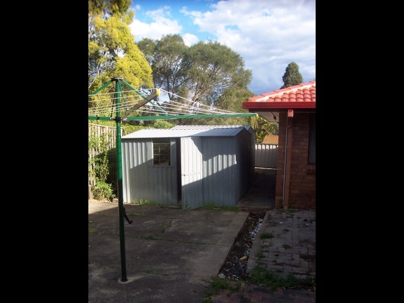 1 Balaton Street, Riverhills QLD 4074