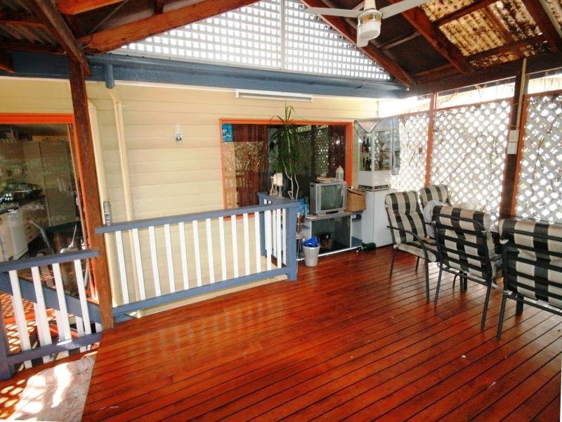 19 Gillan Street, Norman Park QLD 4170