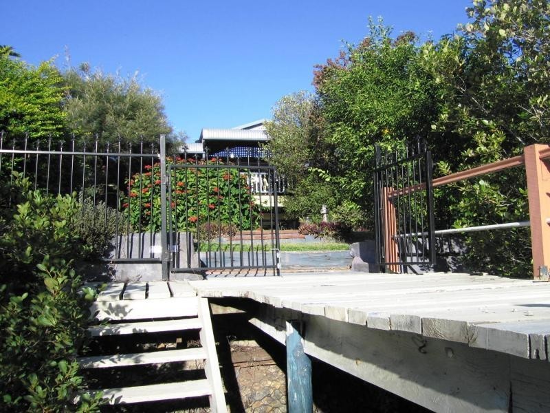 19 Gillan Street, Norman Park QLD 4170