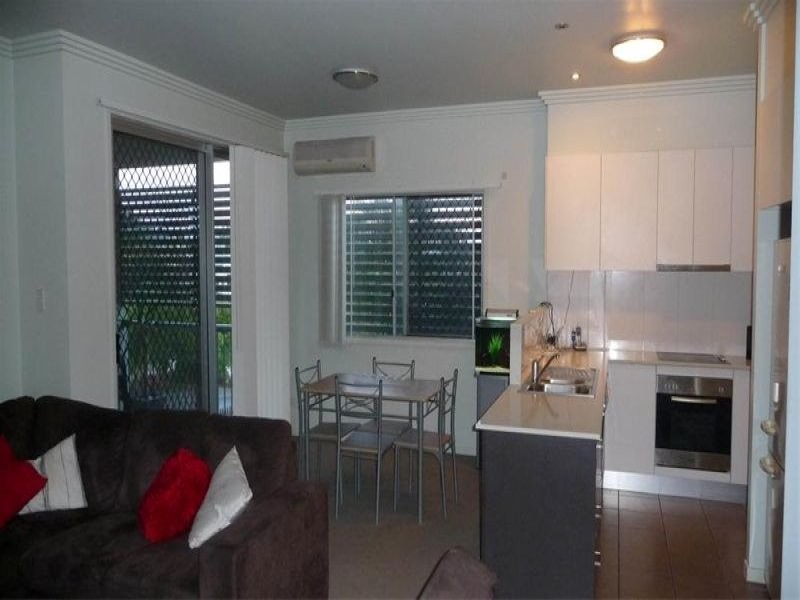 3/8 Dudley Street, Annerley QLD 4103