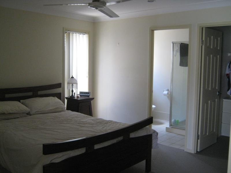 6 Sandi Street, Oxley QLD 4075