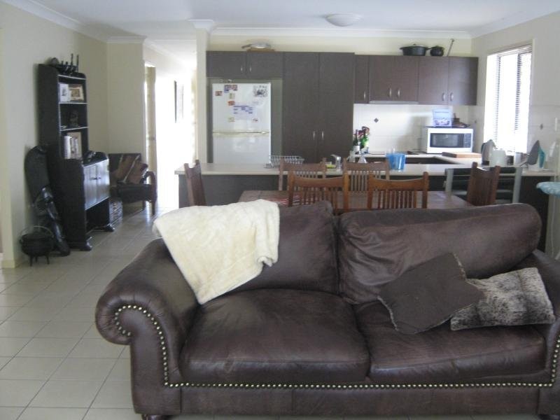 6 Sandi Street, Oxley QLD 4075