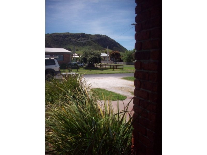 2 / 11 Edwardes Street, Stanley TAS 7331