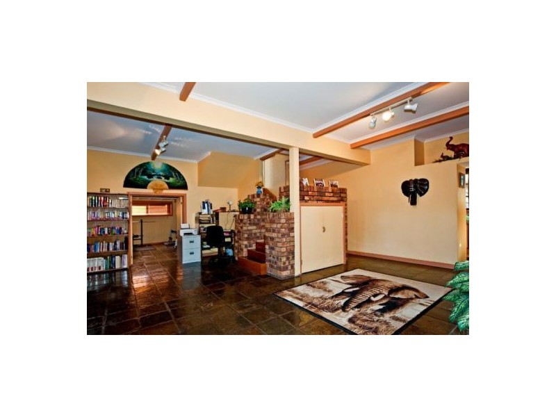 17 Valance Street, Oxley QLD 4075