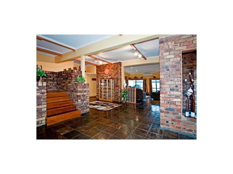 17 Valance Street, Oxley QLD 4075