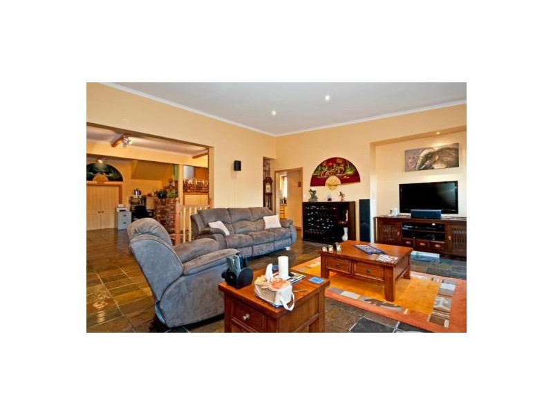 17 Valance Street, Oxley QLD 4075