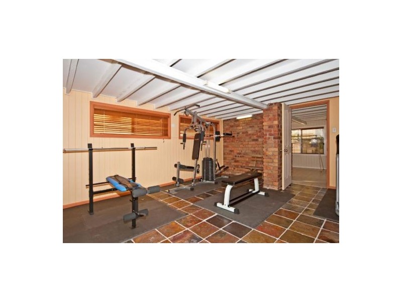 17 Valance Street, Oxley QLD 4075