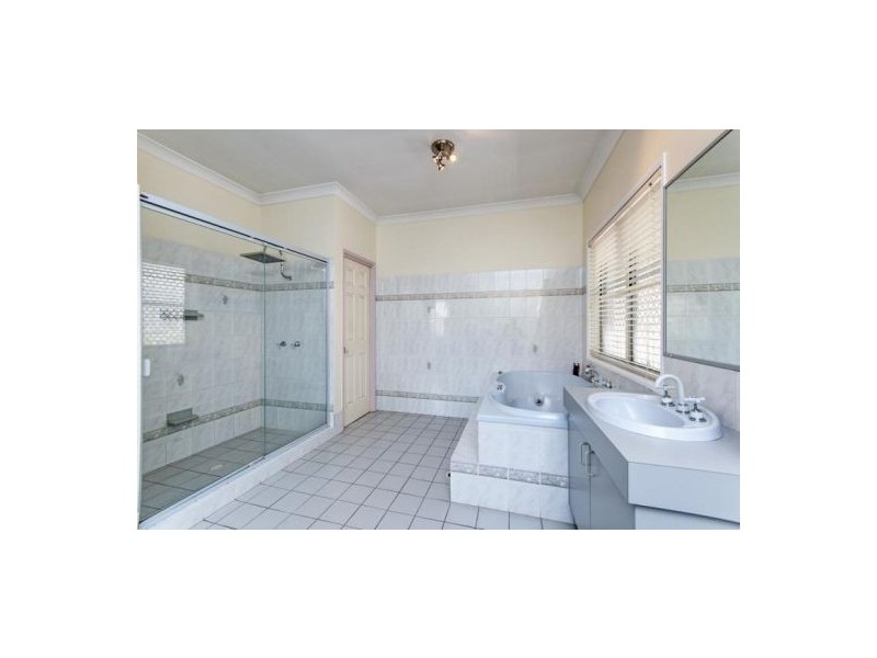 15 Warroo Street, Durack QLD 4077