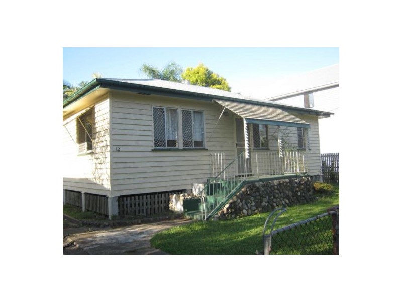 12 Logan Avenue, Oxley QLD 4075