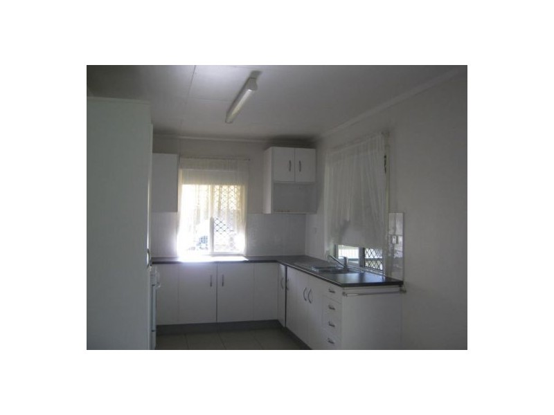 12 Logan Avenue, Oxley QLD 4075